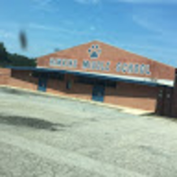 Meet your Posher, Kendall - Picture 1 of 1